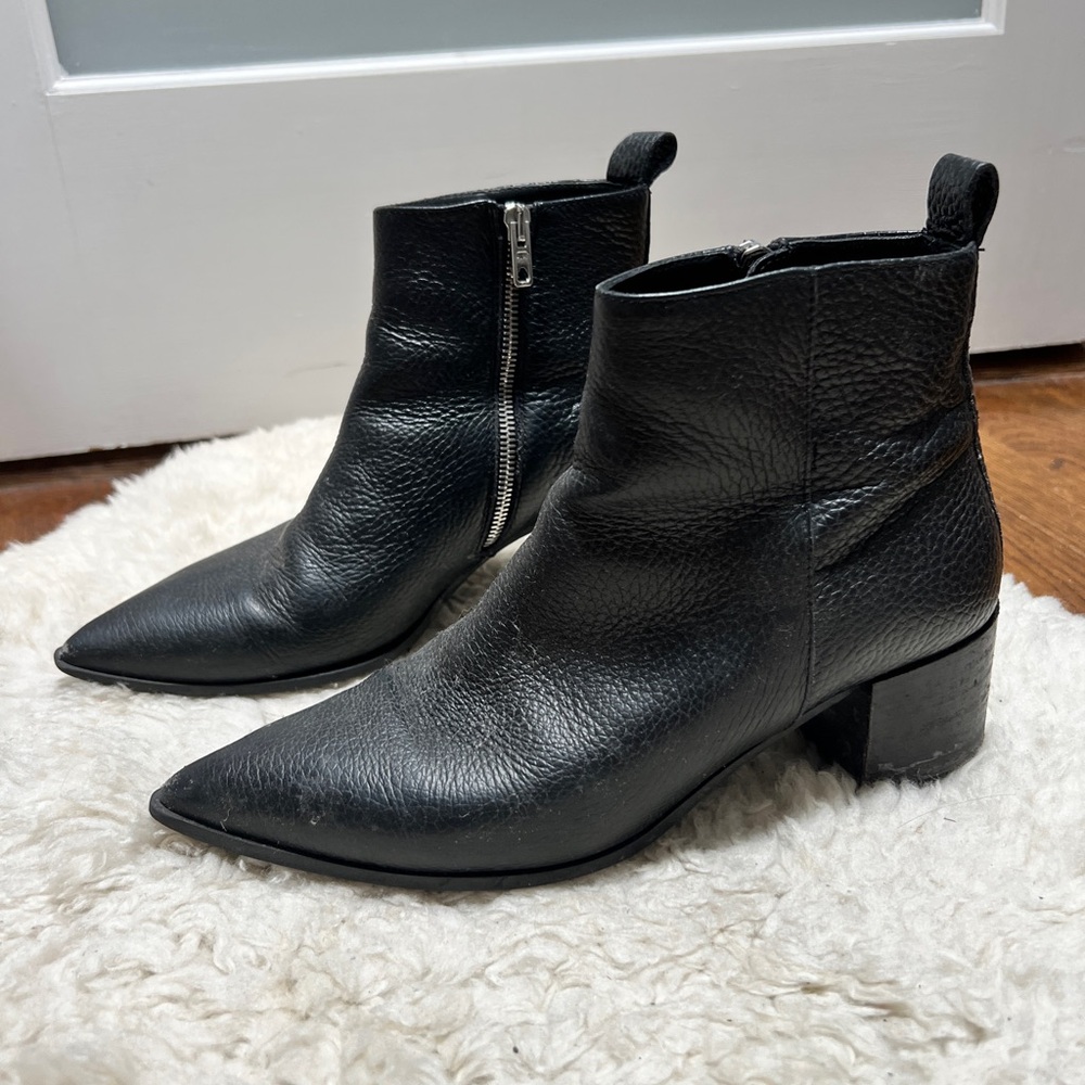 Everlane Boss Boot in pebbled black leather